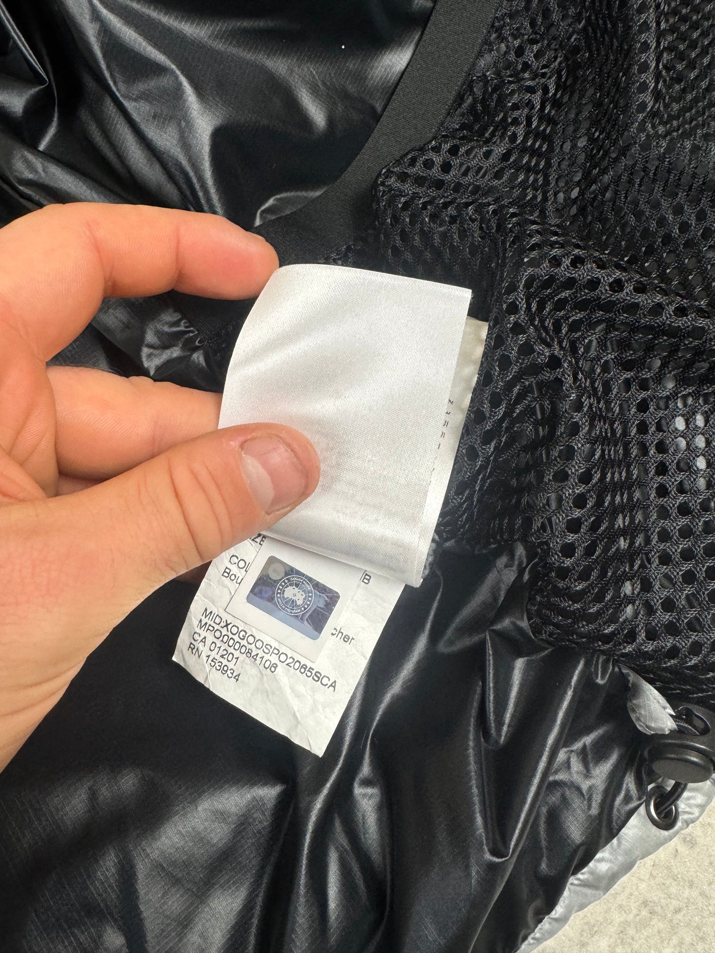 CANADA GOOSE BLACK BADGE CROFTON PUFFER ‘SILVER’ LARGE