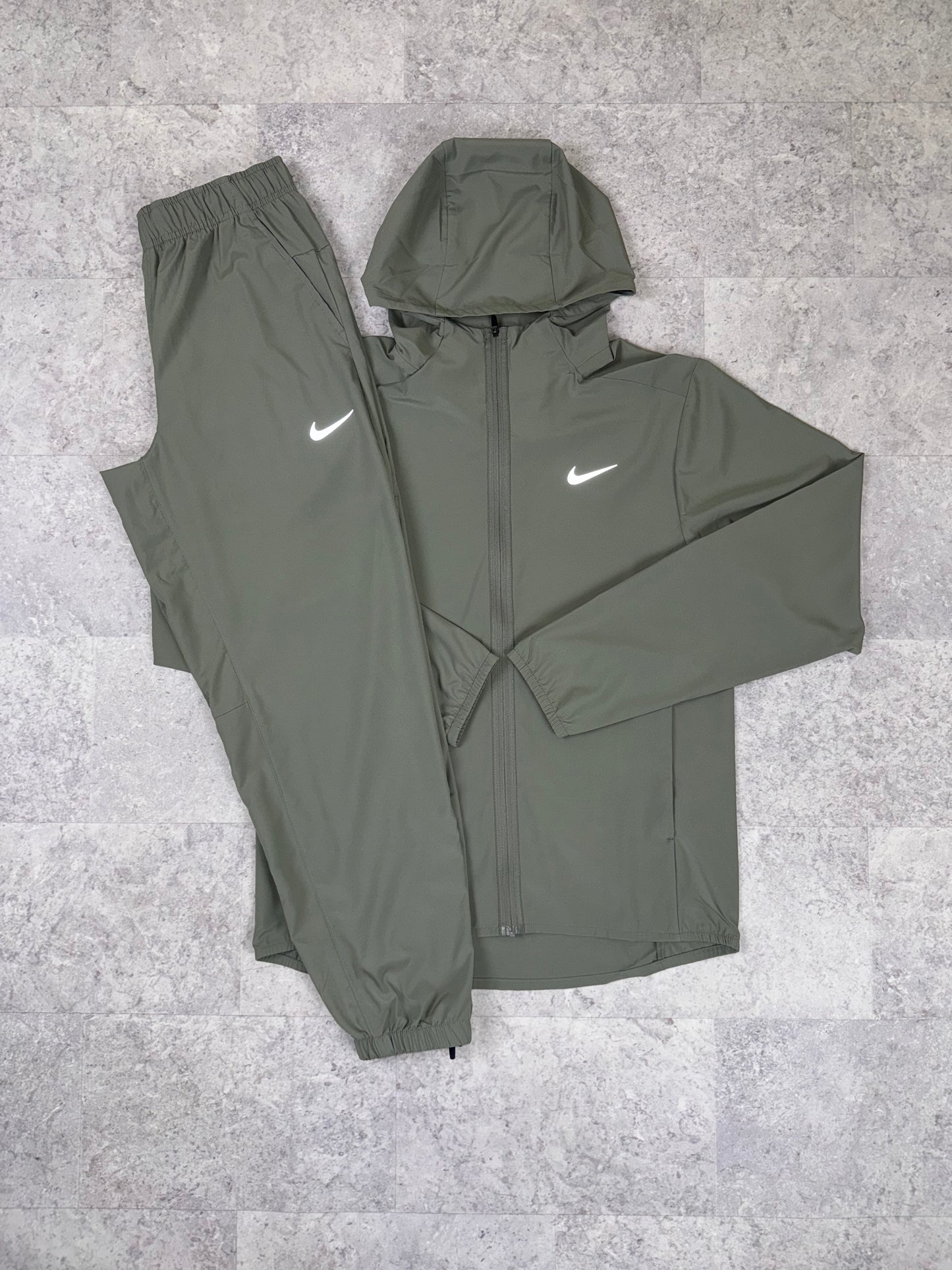 NIKE DRI-FIT FORM WINDRUNNER JACKET & NIKE CHALLENGER PANTS SET 'KHAKI'