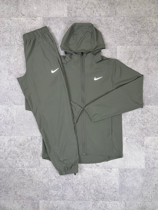 NIKE DRI-FIT FORM WINDRUNNER JACKET & NIKE CHALLENGER PANTS SET 'KHAKI'